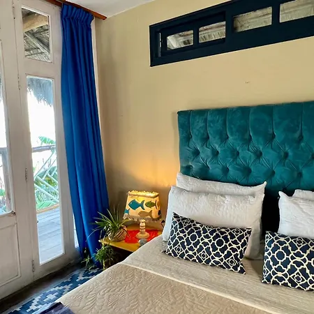 Mira Mira Hostal
