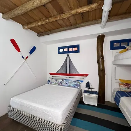 Mira Mira Hostal *