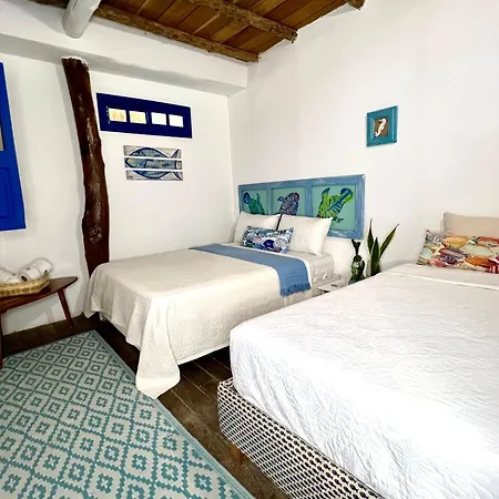 Hostal Mira Mira *