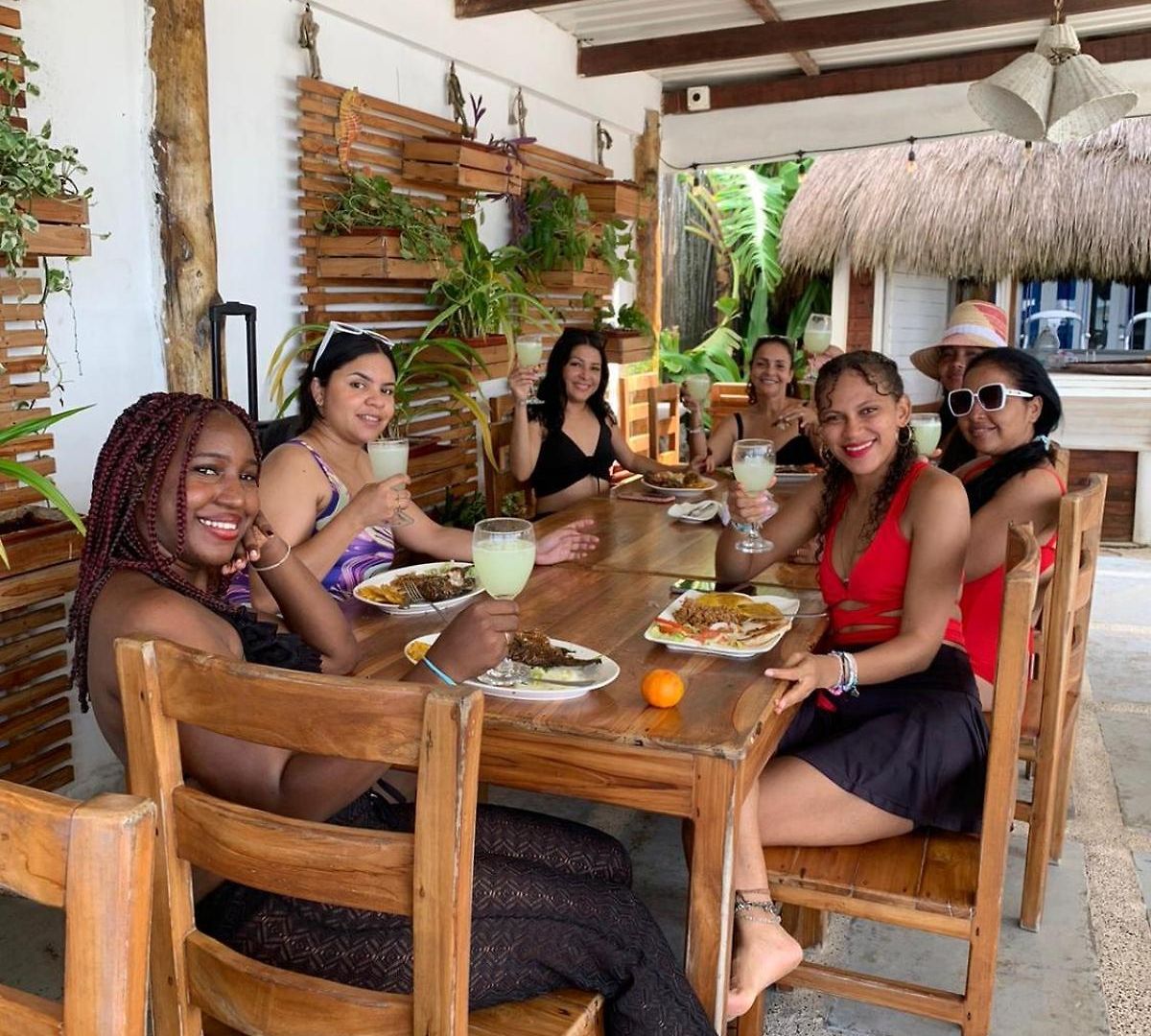 Mira Mira Hostal *