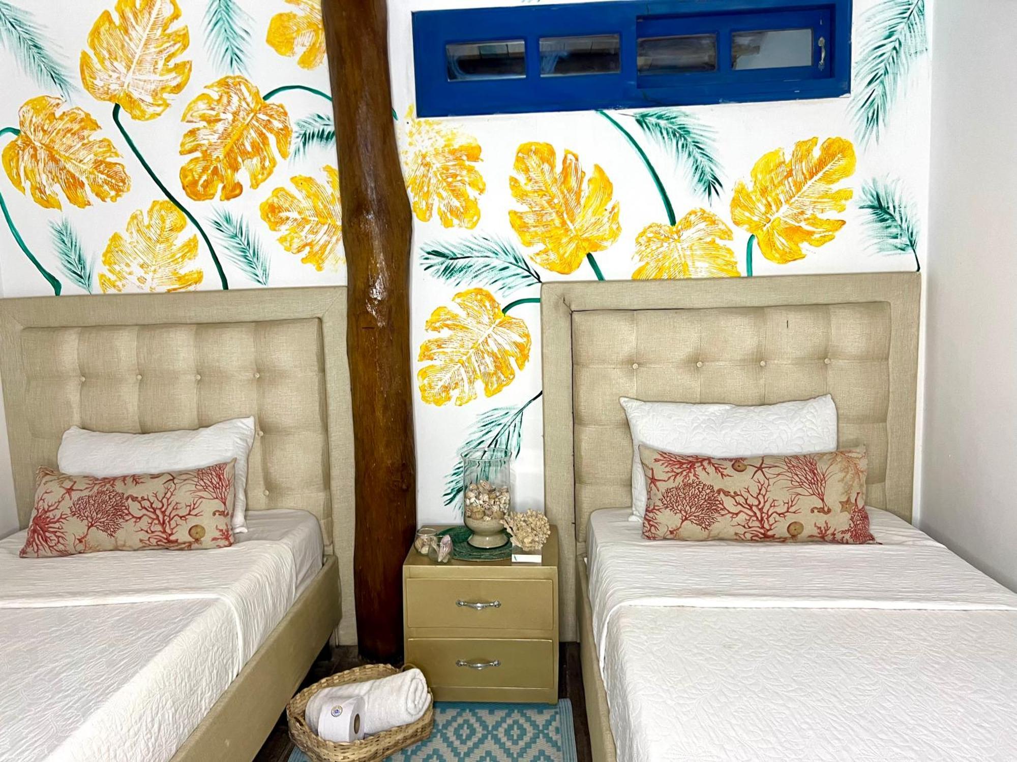 Mira Mira Hostal *
