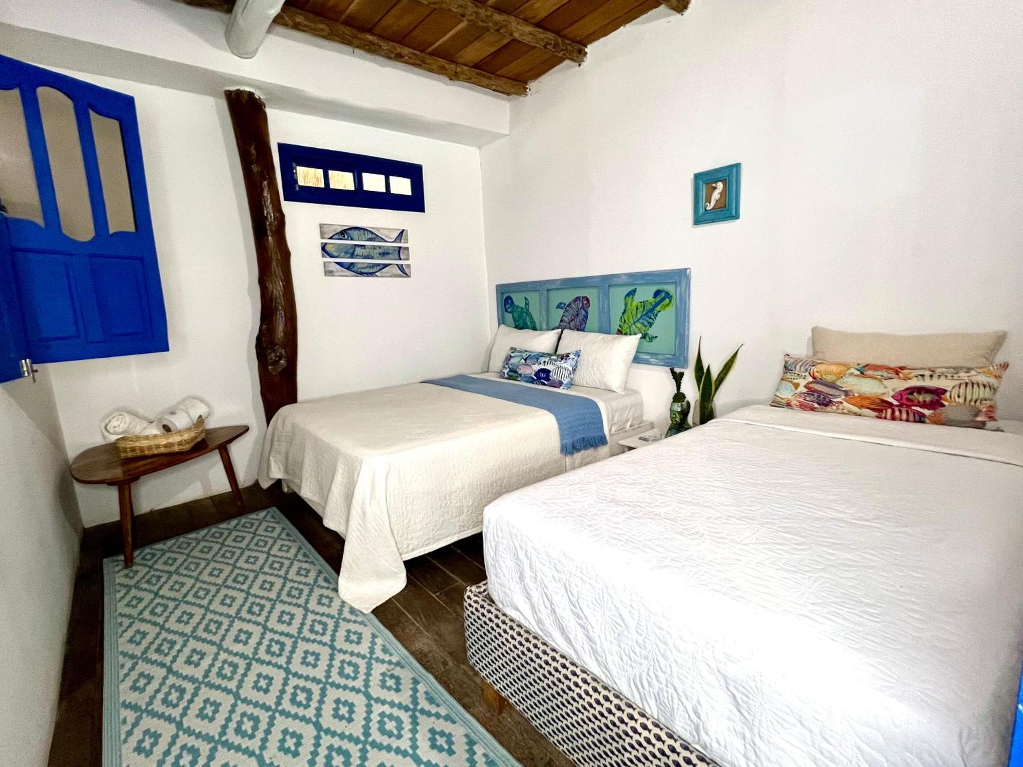 Hostal Mira Mira *